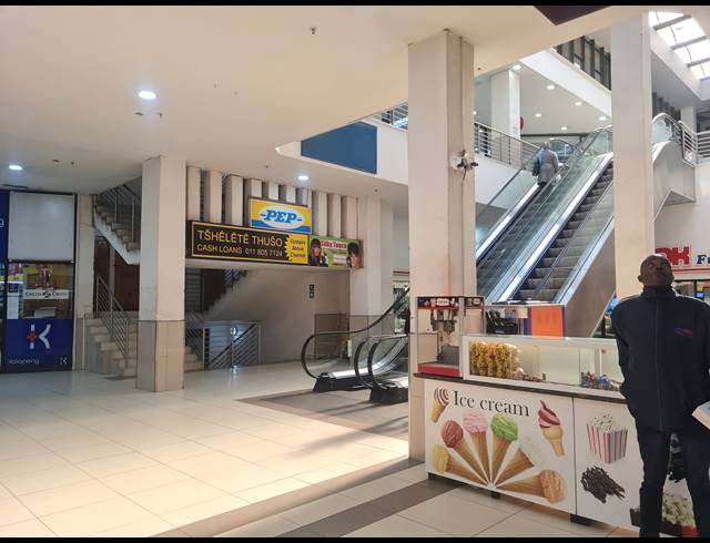 189M² RETAIL TO LET IN HALFWAY HOUSE